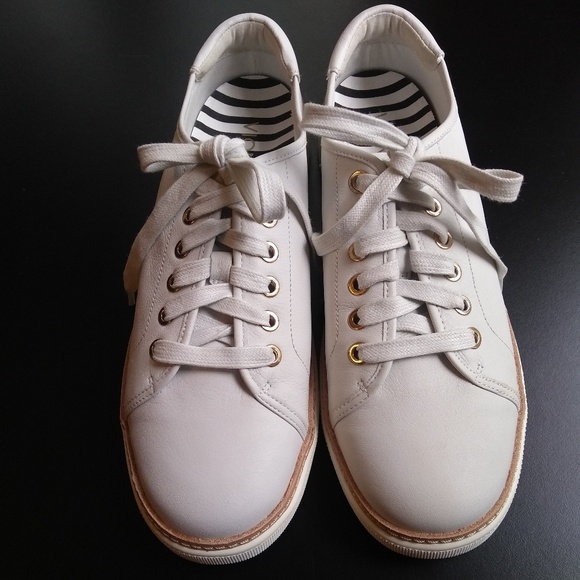 vionic leah sneaker
